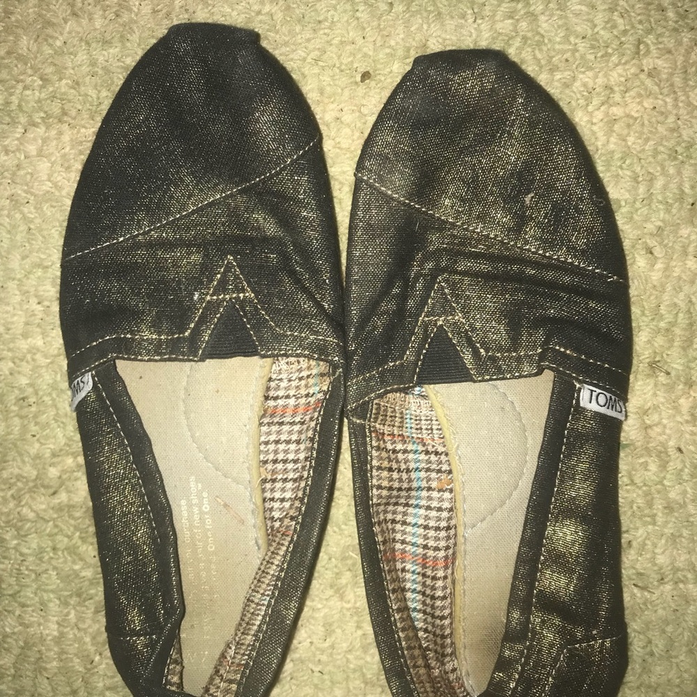 Toms